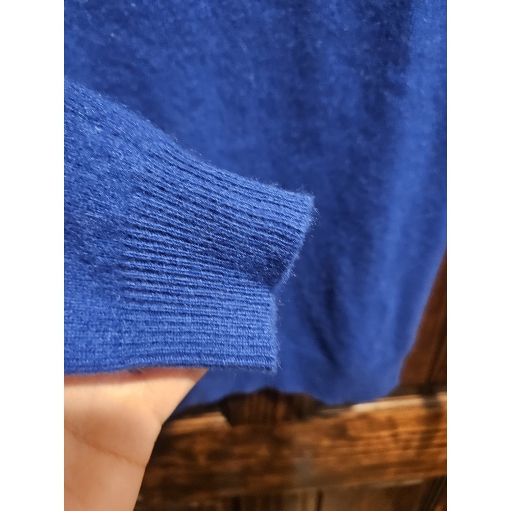 C By Bloomingdales Cashmere Sweater Blue V Neck 2 Ply Pullover Womens XS - Picture 3 of 5
